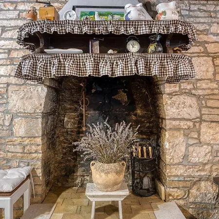 Capadinka With Whirlpool - Happy דירה
